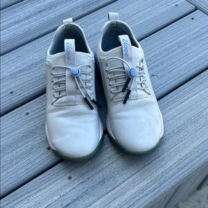 Cloves women’s size 6